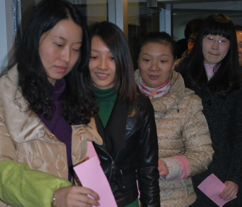 莊嚴(yán)時刻——記江岸區(qū)第十四屆人大代表（補選）投票活動