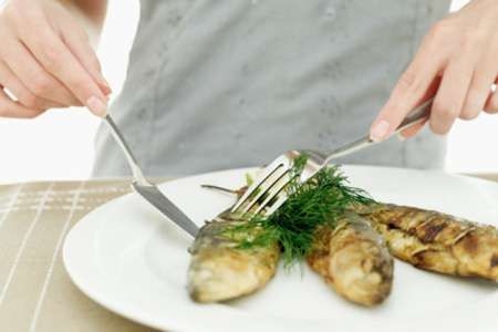 女性經(jīng)常吃魚(yú)可防乳腺癌 盤(pán)點(diǎn)4大好處