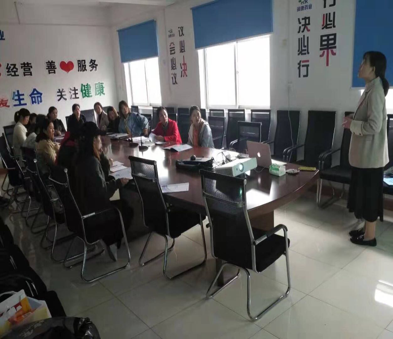 普及產(chǎn)品知識，推廣特色產(chǎn)品