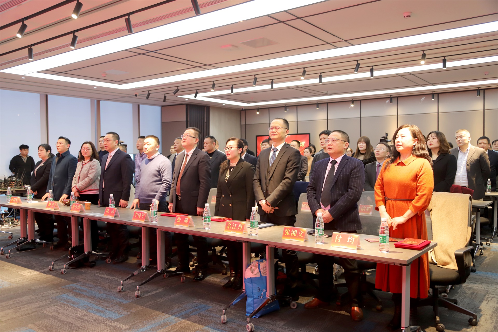 攜手贏牛年，同心創(chuàng)輝煌｜東信醫(yī)藥隆重舉行2020年度總結表彰大會