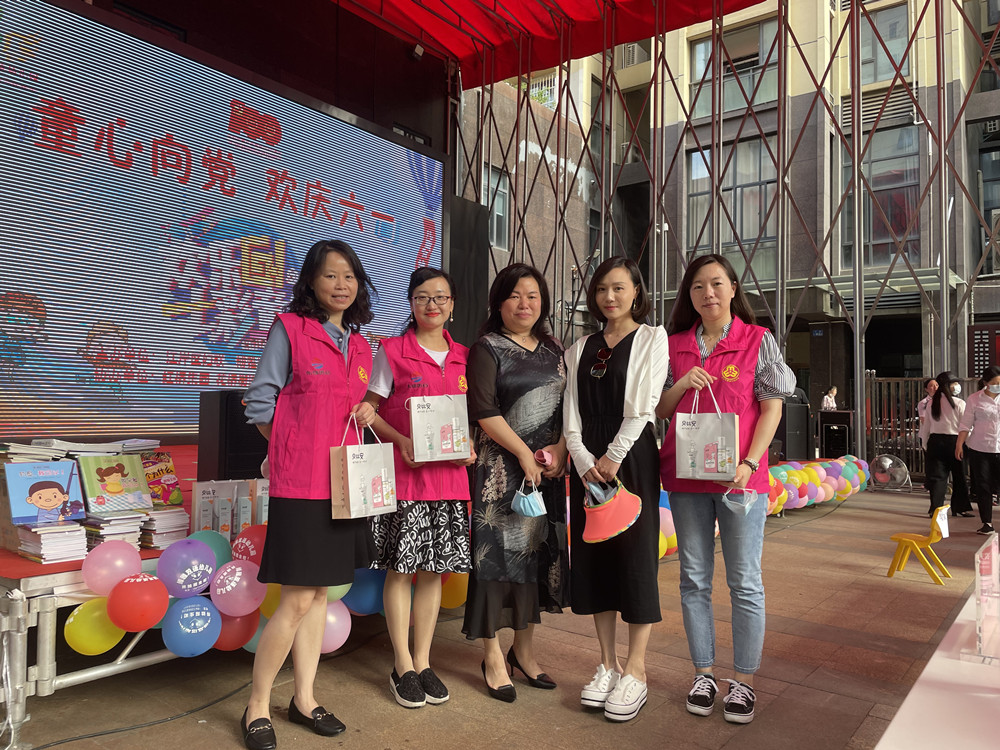 關愛兒童，呵護成長 ——東信醫(yī)藥聯(lián)合武漢市江岸區(qū)婦聯(lián)開展“六一”...