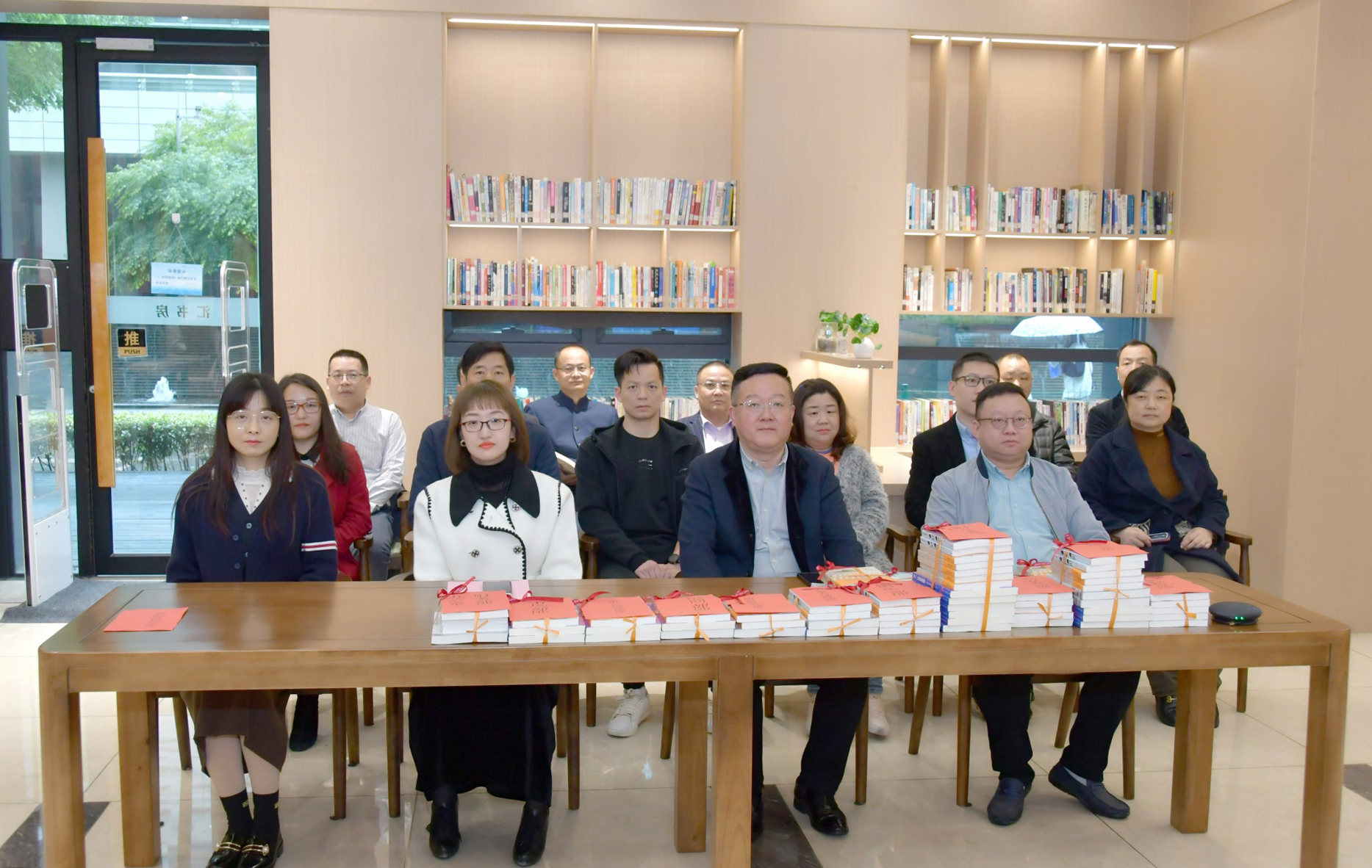 分享智慧，傳遞夢想 | 東信醫(yī)藥集團在三個會場同時啟動第十屆讀書...